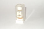 Photo © Les-parfums.info le site Givenchy - Le De - 1 ml dans une boite plastique