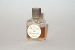 Photo © Les-parfums.info le site Schiaparelli - Le Six - Hauteur 3.4 cm