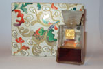 Photo © Les-parfums.info le site Coty - Muse - Flacon en cristal avec buochon emeri et couvre bouchon hauteur 8 cm