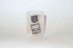Photo © Les-parfums.info le site Balenciaga - Fleeting Moment - 1/28 fl oz boite plastique  Hauteur 3 cm