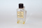 Photo © Les-parfums.info le site Chanel - N° 22 - Eau de toilette Hauteur 5.1 cm 80 ° 