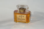 Photo © Les-parfums.info le site Patou - Joy - Factice du parfum Hauteur 7.9 cm