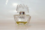 Photo © Les-parfums.info le site Molyneux - Vivre - Flacon du parfum Factice Hauteur 7.3  cm