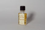 Photo © Les-parfums.info le site Carven - Robe d' un Soir - Bouchon Bakelite noir hauteur 3.7 cm