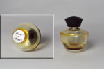 Photo © Les-parfums.info le site Sterlé - Diams - type toupie bouchon plastique noir hauteur 3 cm etiquette argent sous la mini