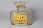 Photo © Les-parfums.info le site Patou - Joy - Flacon en cristal bouchon émeri hauteur 5.1 cm 