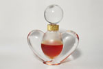 Photo © Les-parfums.info le site Ricci Nina - Farouche - Flacon du parfum Hauteur 12.3 cm Bouchon en verre 
