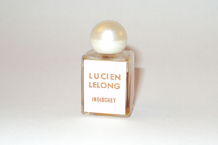 Miniature Indiscret de Lelong Bouchon perle hauteur 3 cm du coffret Opéra voir le coffret 