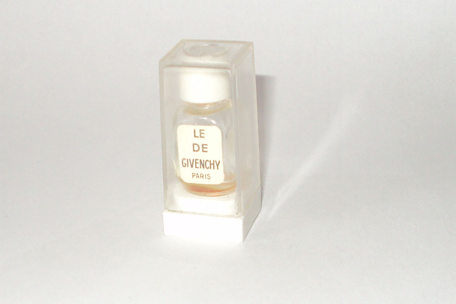 Miniature Le De de Givenchy 1 ml dans une boite plastique 
