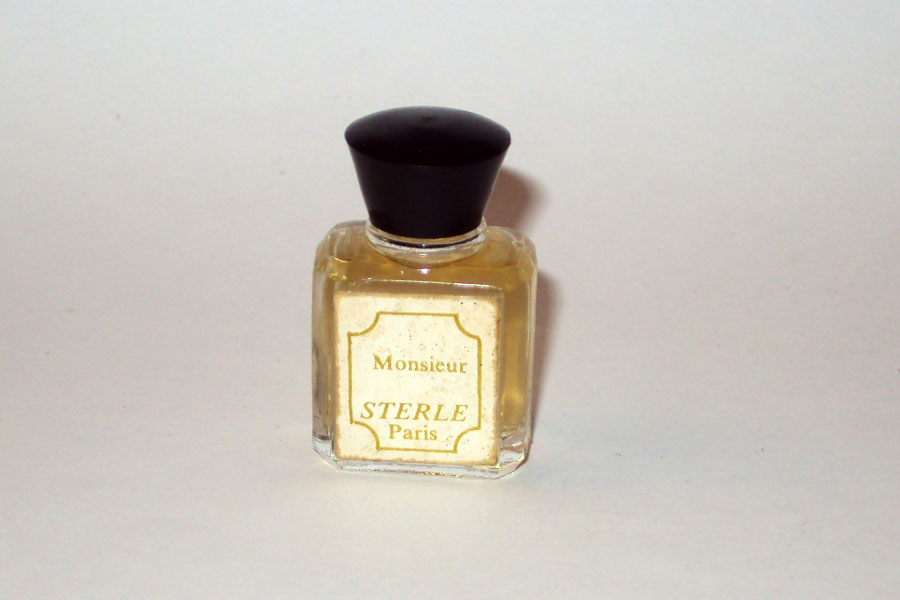 Miniature Monsieur de Sterlé 2 ml hauteur 3.3 cm 