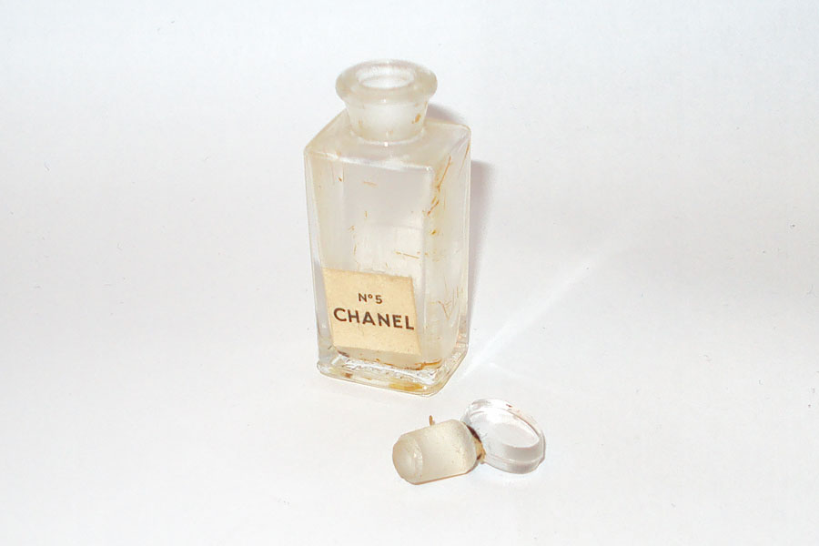 Miniature N° 5 de Chanel Testeur tige cassé Hauteur 6 cm 