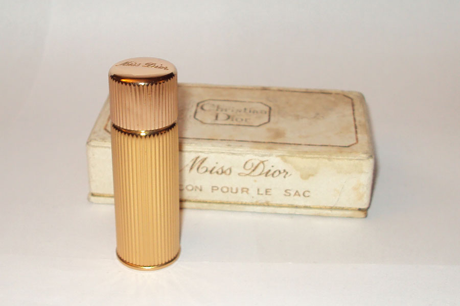 Flacon Miss Dior de Dior Flacon de sac en verre dans un etui en metal 1/8 fl oz hauteur 6 cm 