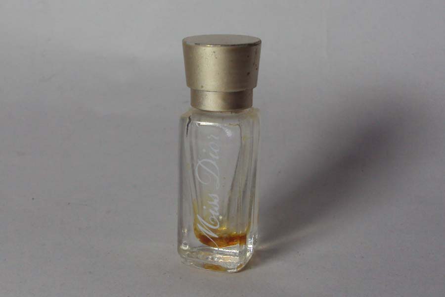 Miniature Miss Dior de Dior 1 ou 2 ml hauteur 3.6 cm 