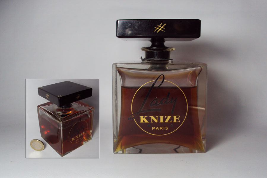 Flacon Lady Knize de Knize Flacon du parfum en cristal flacon et bouchon numéroté 92 Bouchon émeri hauteur 9.2 cm 