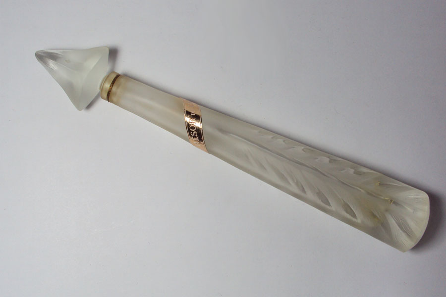 Flacon Trésor de Lancôme Flacon representant une fleche en verre bouchon émeri longueur 19.5 cm 