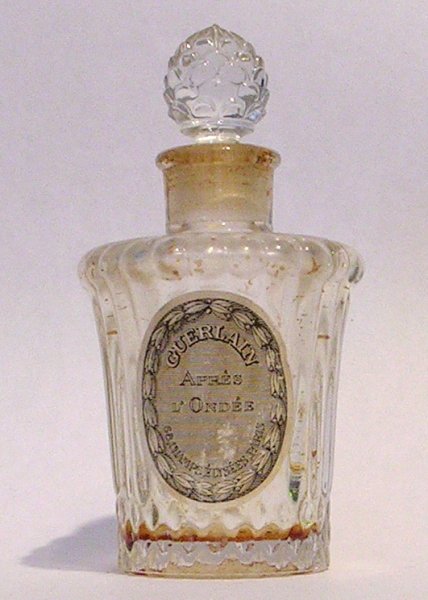 Flacon Après L'Ondée de Guerlain Flacon Louis XVI parfum 30 ml 