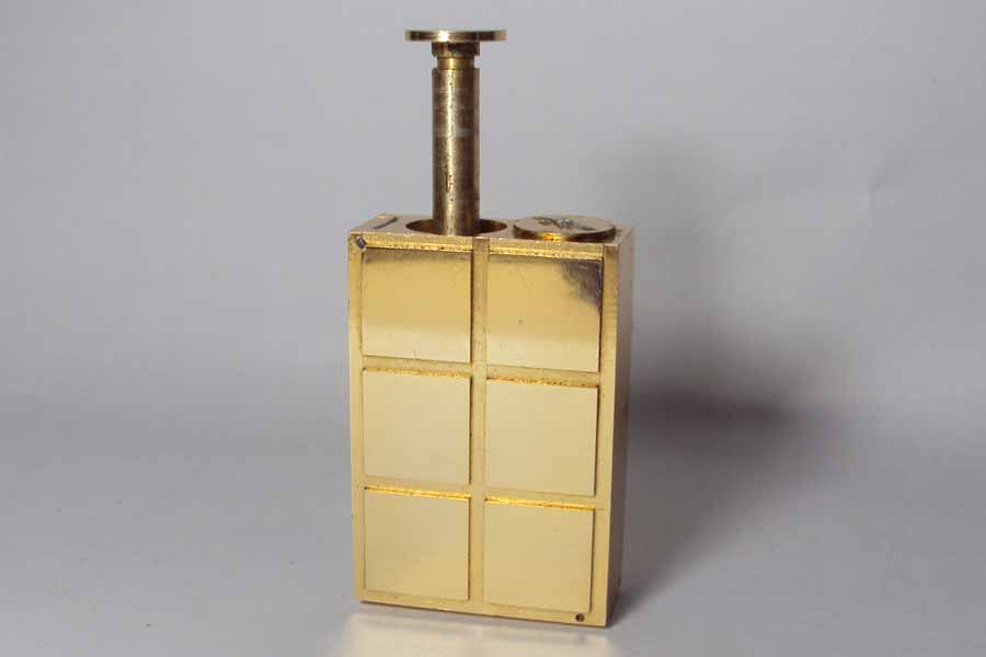 Vapo Briquet lance parfum en métal de Guerlain Briquet lance parfum en métal 
