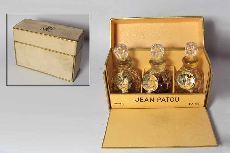 Miniature Amour Amour , Moment Suprême , Colony de Patou Coffret des 3 boules  3 miniatures extraits en verre bouchon en verre émeri  
