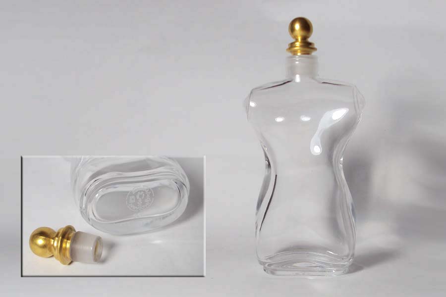 Flacon Shocking de Schiaparelli Buste en cristal de Baccarat bouchon émeri hauteur 11.2 cm 