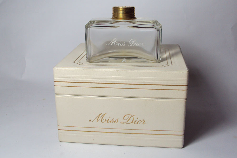 Flacon Miss Dior de Dior Christian Vaporisateur de voyage manque le system de vapo 
