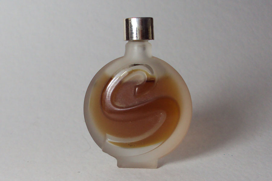 Miniature Shocking de Schiaparelli Hauteur 5.2 cm 